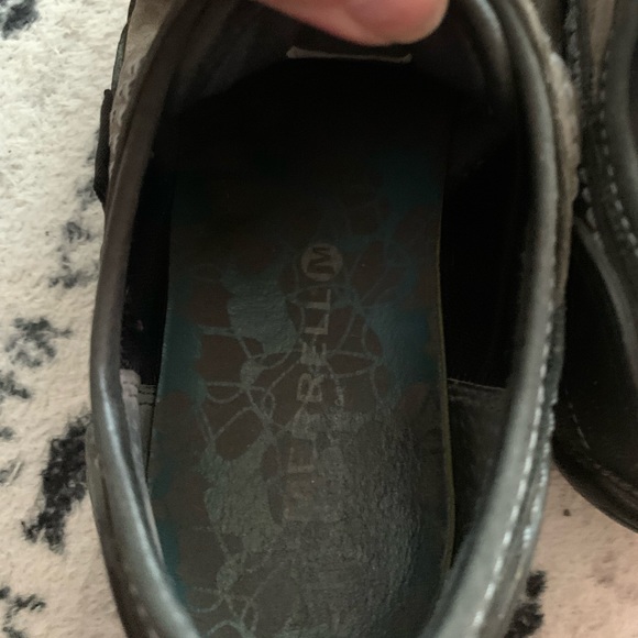 Merrell woman’s walking shoes size 7 - Picture 7 of 9